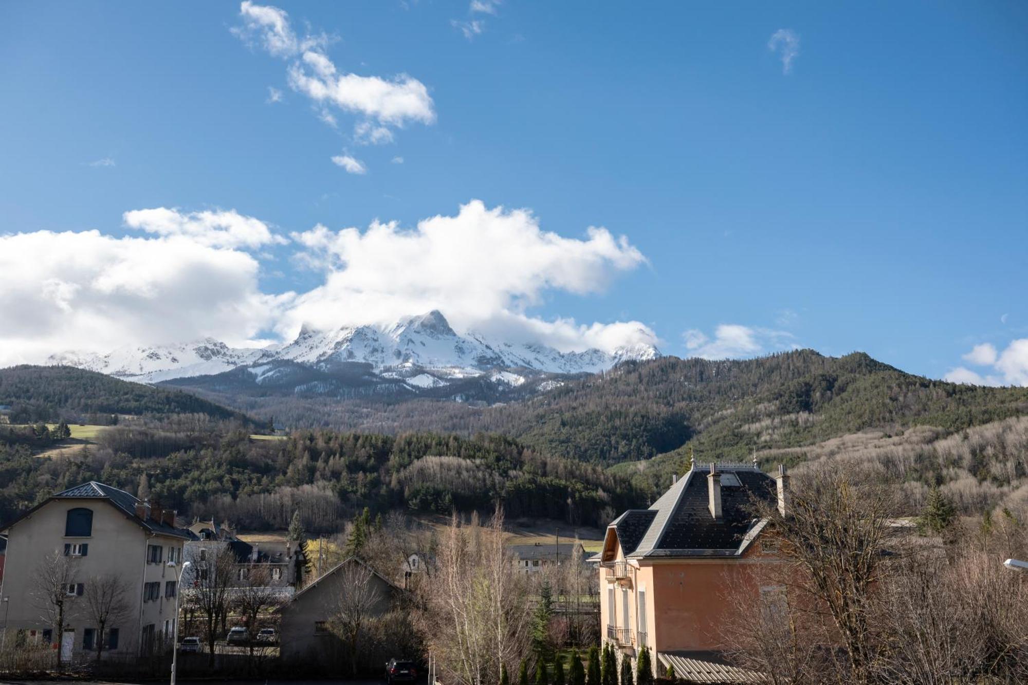 Petite Anita - Centre Ville - Parking Prive Barcelonnette Exterior photo